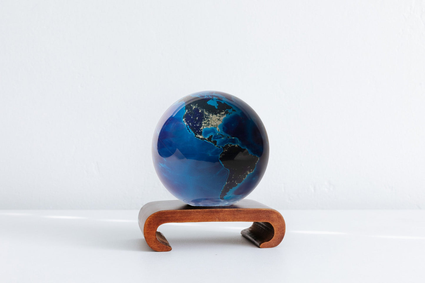 EARTH AT NIGHT | No cords or batteries - MOVA EU