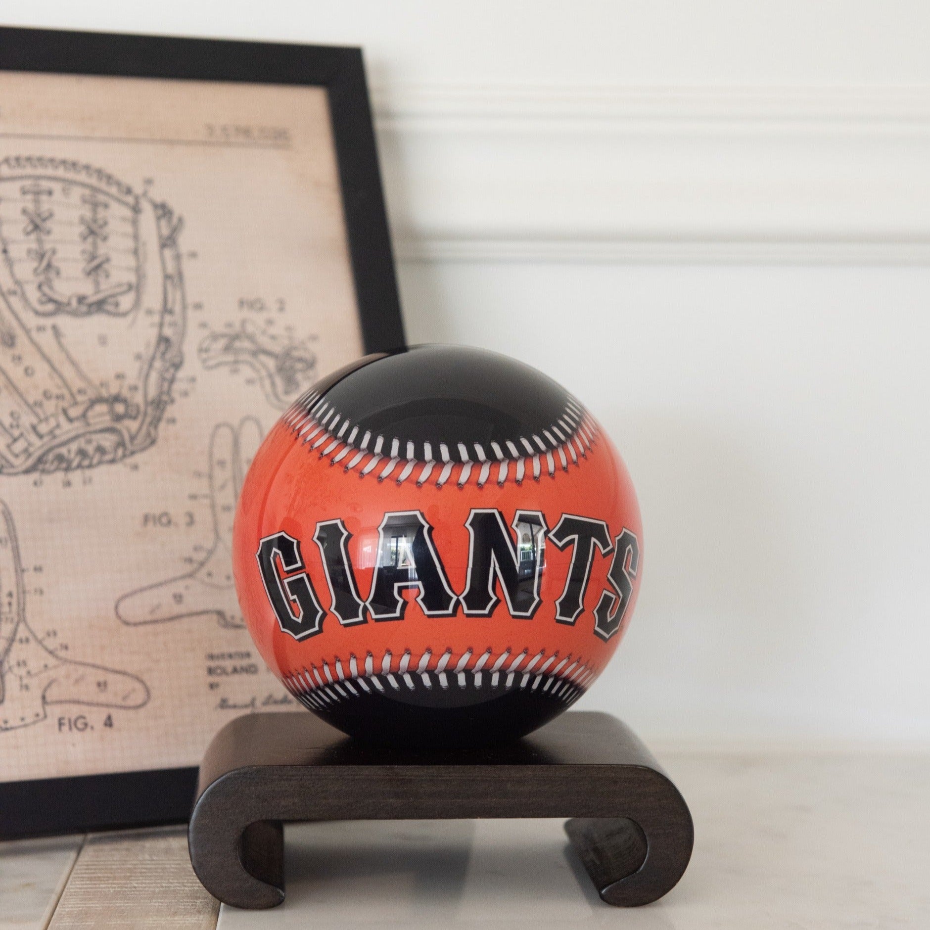 MLB® GIANTS™ GLOBE (Region Limit) | No cords or batteries - MOVA EU