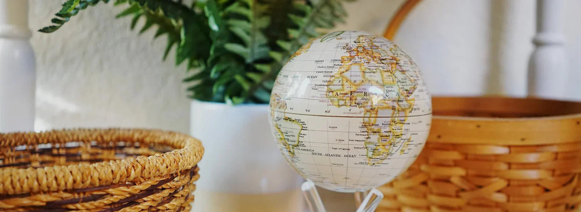 The Art of Memorable Gifting with MOVA Globes