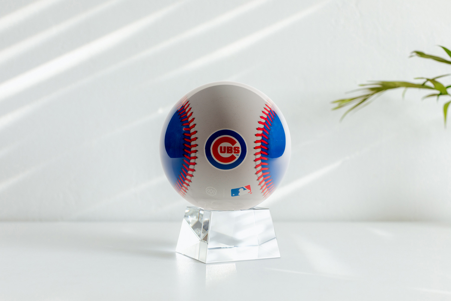 MLB® CUBS™ GLOBE ( Region Limit) | Turns using ambient light - MOVA EU