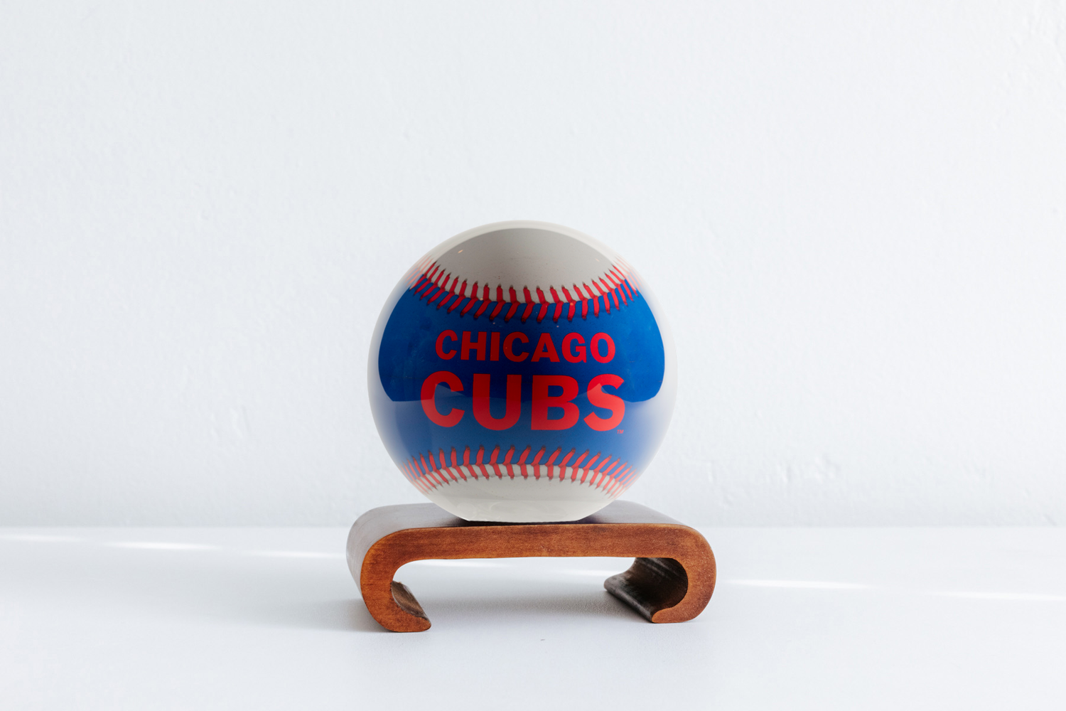 MLB® CUBS™ GLOBE ( Region Limit) | Hidden magnets provide movement - MOVA EU