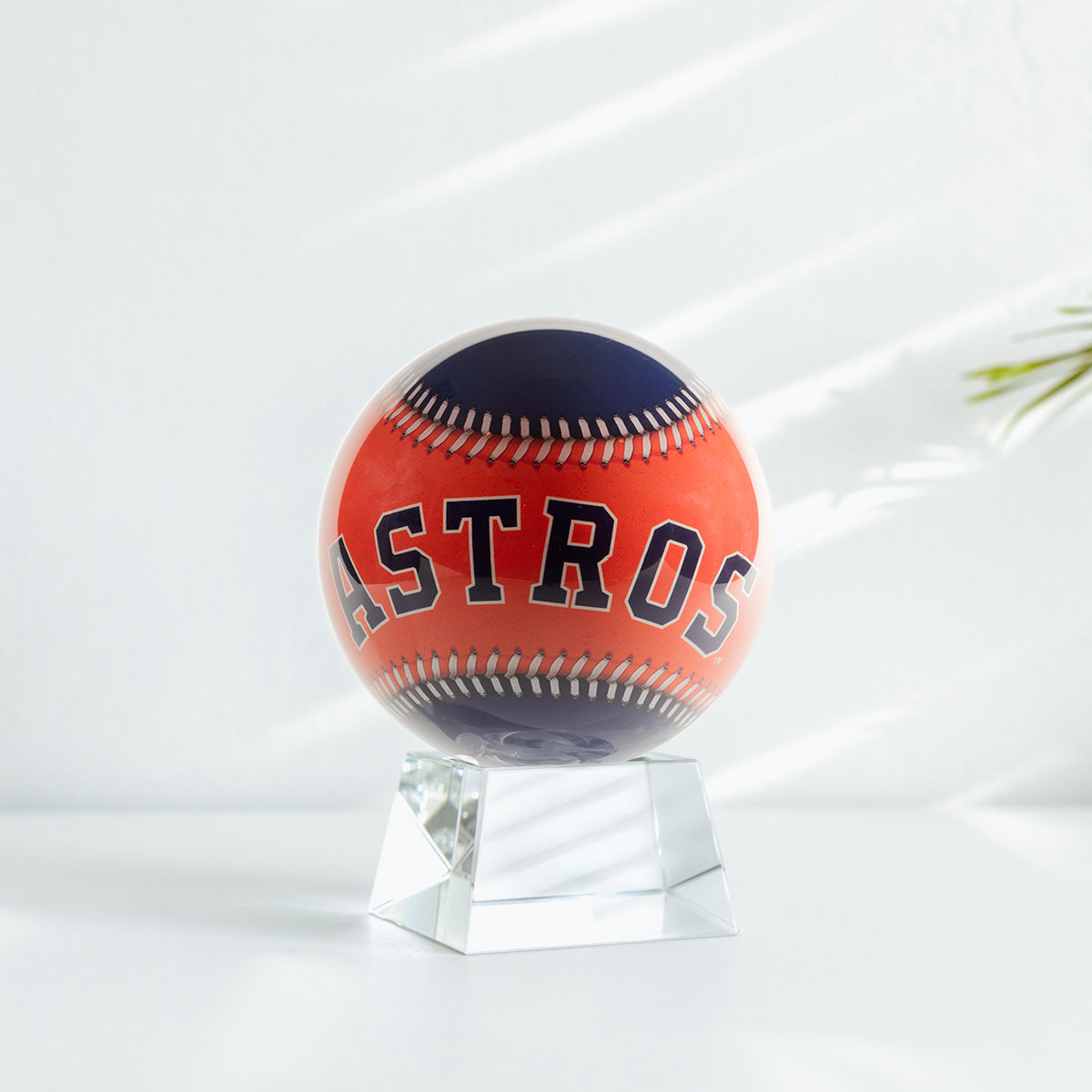 MLB® ASTROS™ GLOBE ( Region Limit) | Turns using ambient light - MOVA EU