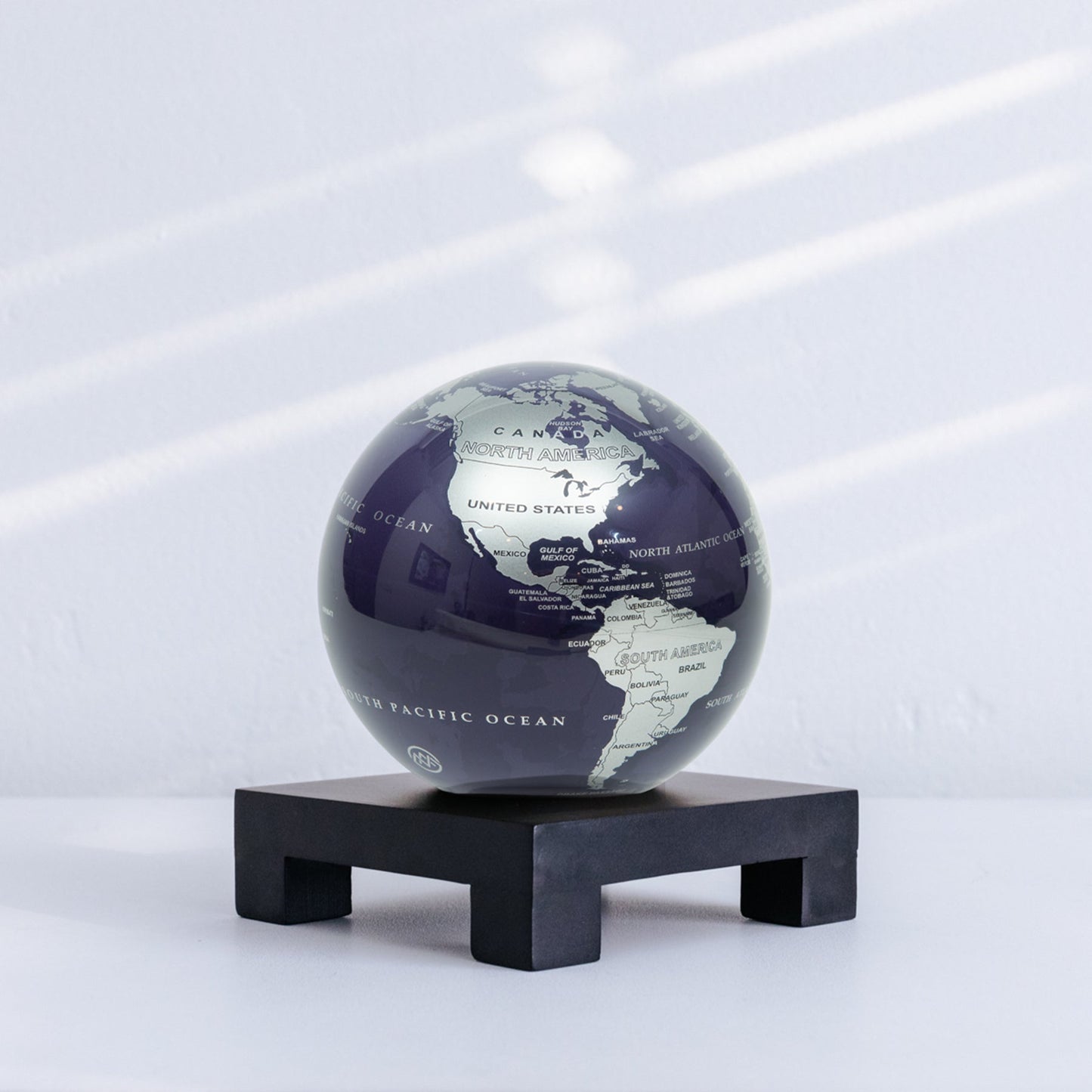 PURPLE AND SILVER GLOBE | No cords or batteries - MOVA EU