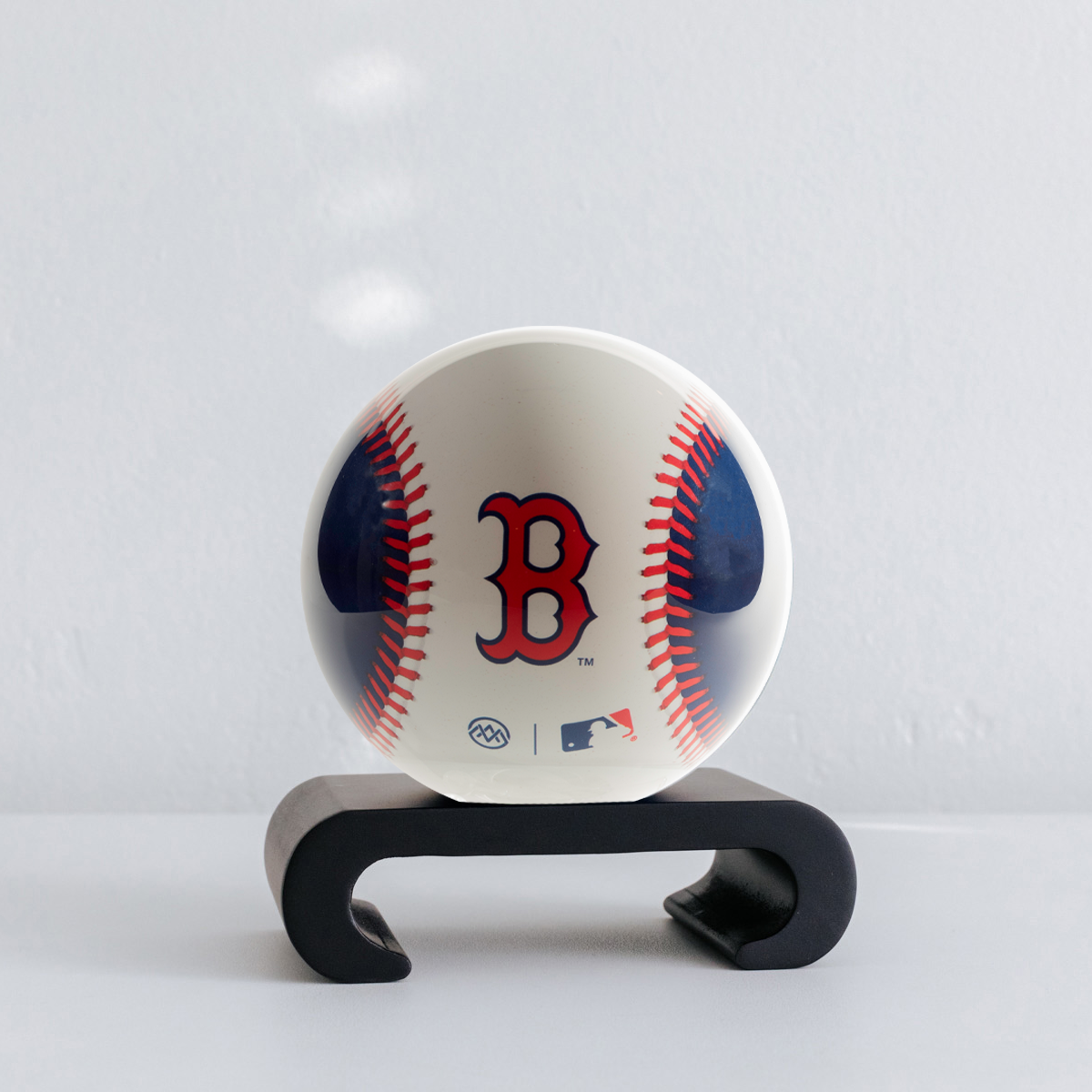 MLB® CUBS™ GLOBE ( Region Limit) | Hidden magnets provide movement  - MOVA EU