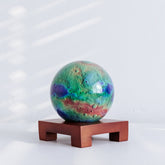VESTA ASTEROID GLOBE | Hidden magnets provide movement - MOVA EU