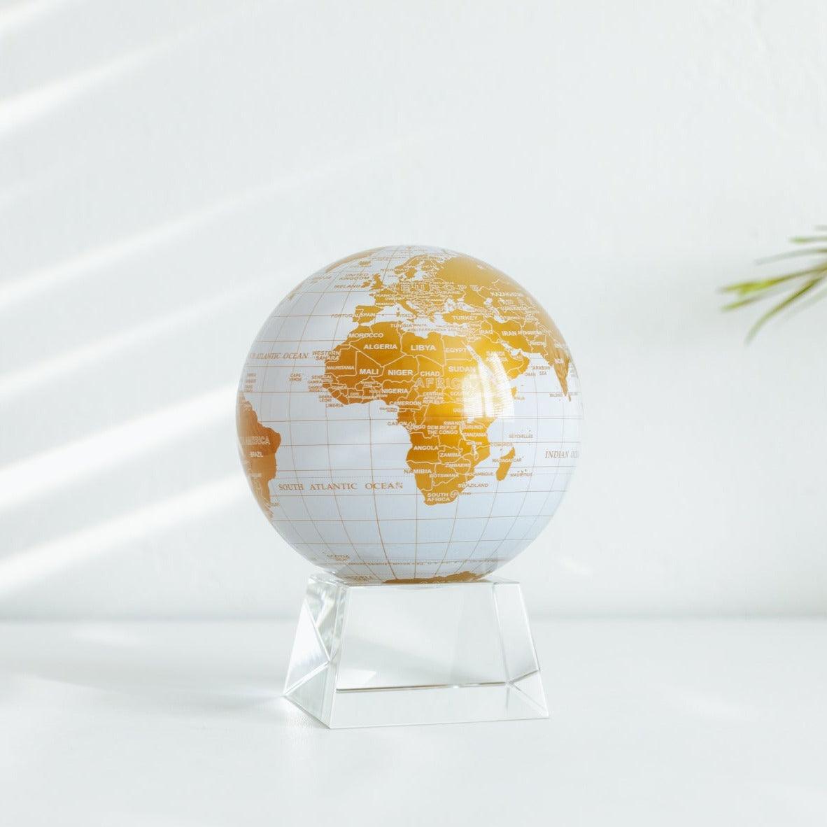 WHITE AND GOLD GLOBE - MOVA EU