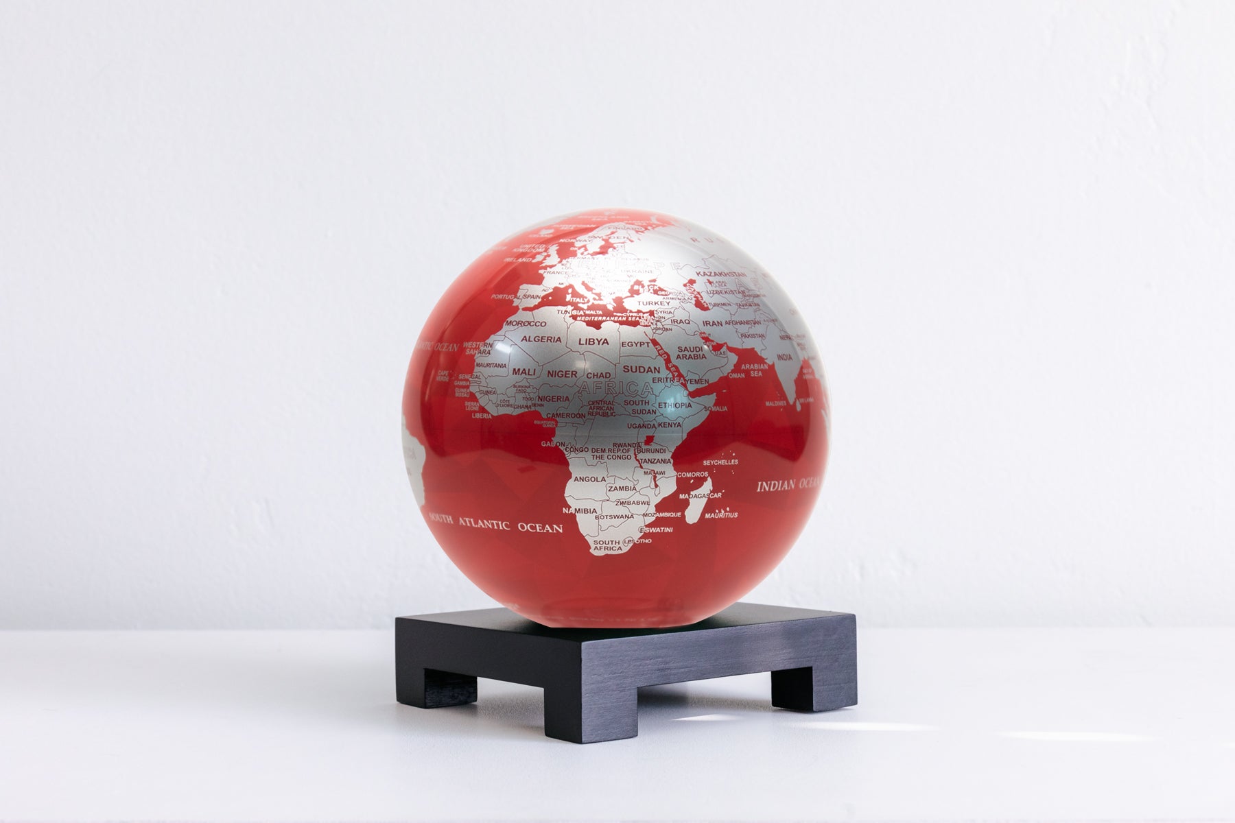 RED AND SILVER GLOBE | MOVA EU