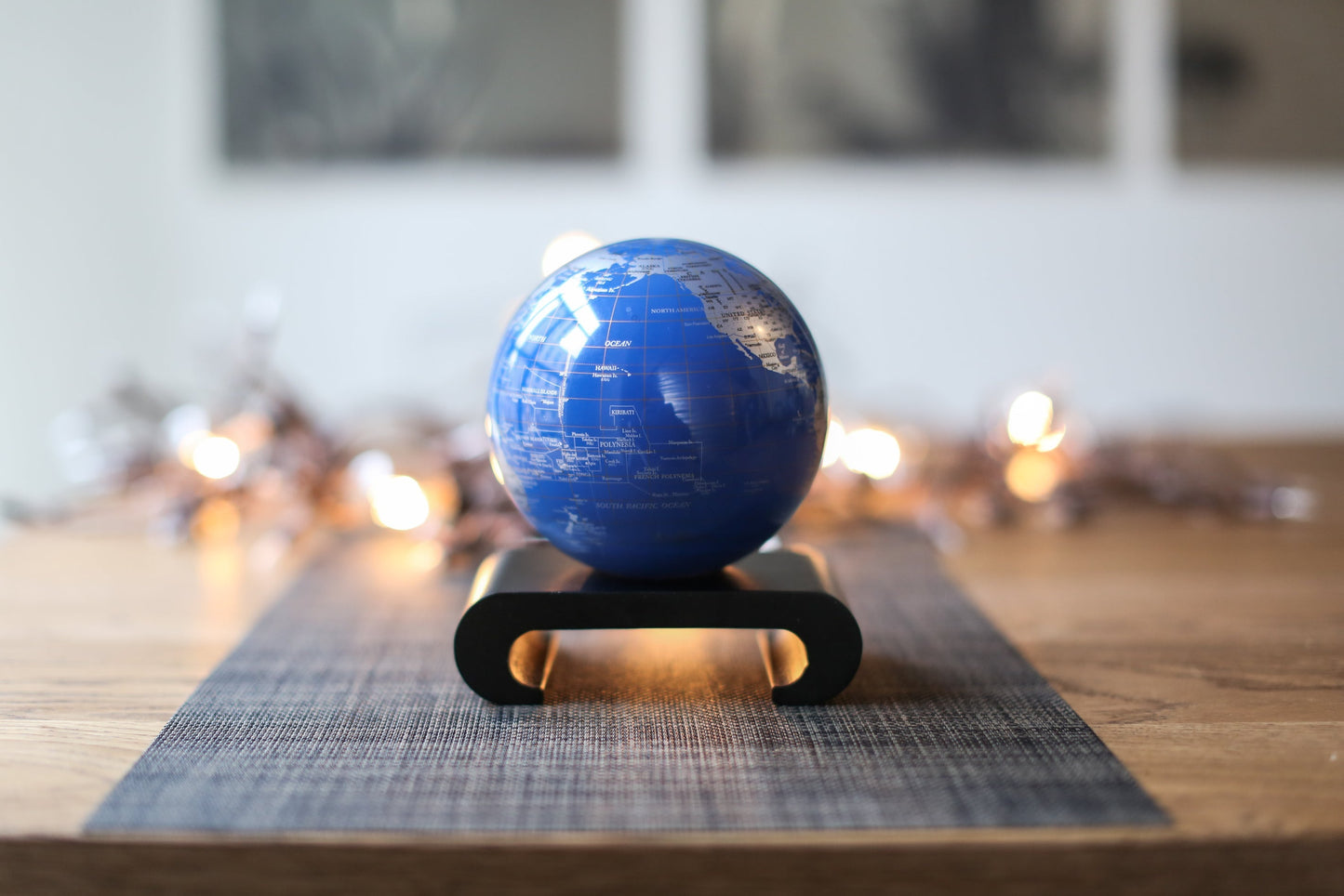 BLUE AND SILVER GLOBE - MOVA EU