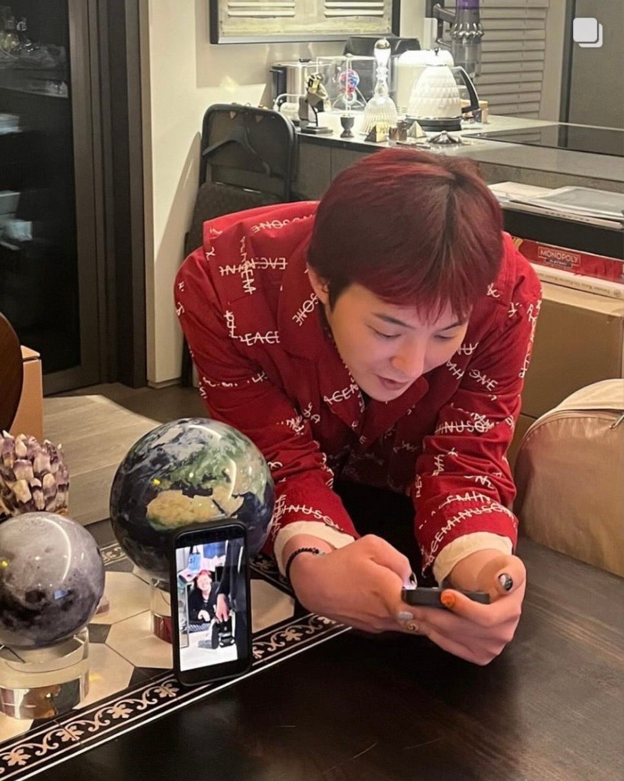 G-Dragon & Earth with Clouds Globe