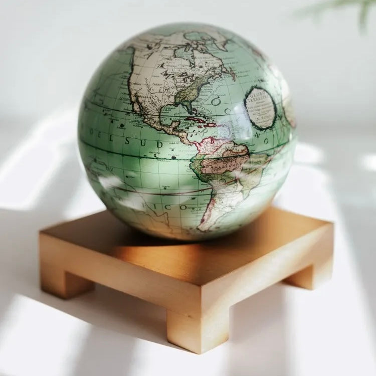 ANTIQUE TERRESTRIAL GREEN GLOBE | Shows the Sun’s annual path - MOVA EU