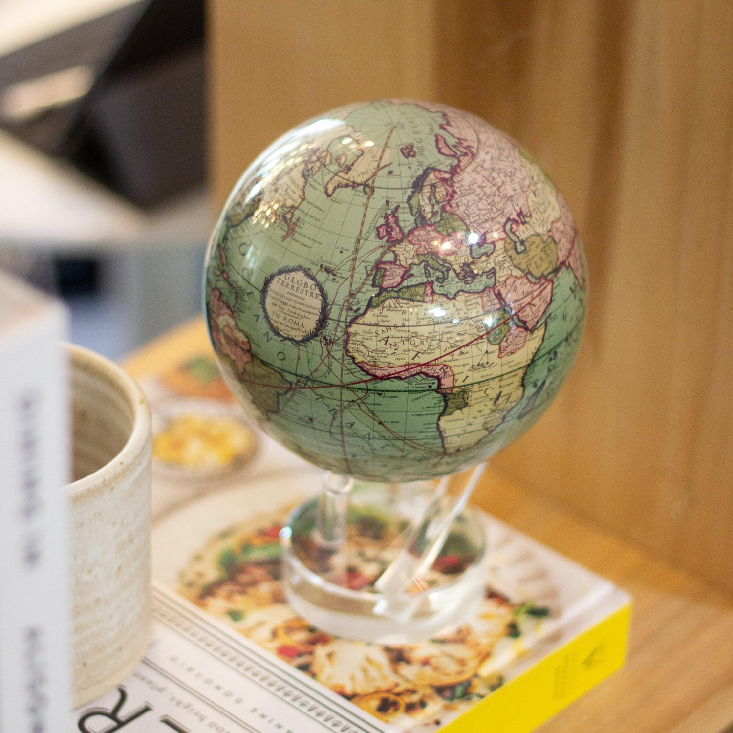 ANTIQUE TERRESTRIAL GREEN GLOBE | Highlights Captain Cook’s voyages - MOVA EU