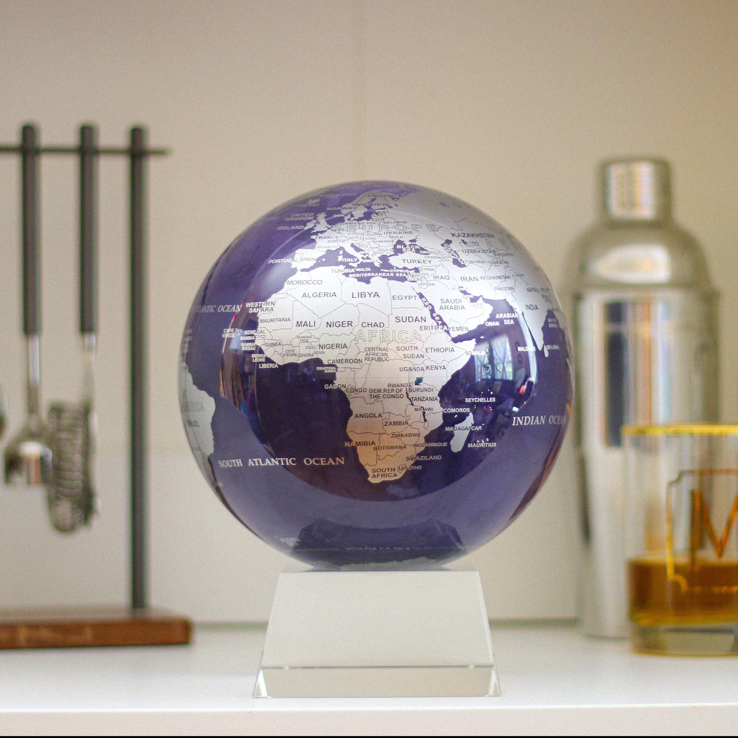 PURPLE AND SILVER GLOBE - MOVA EU