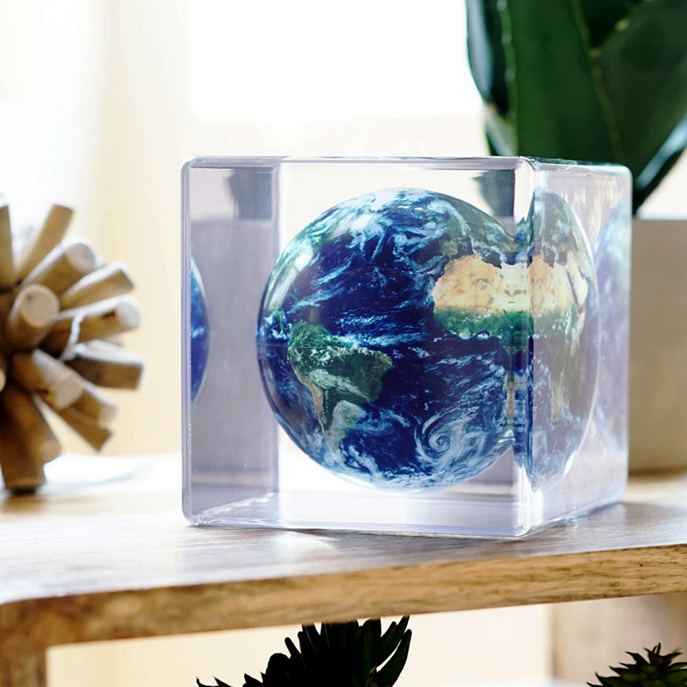 Earth with Clouds Cube | Hidden magnets provide movement - MOVA EU