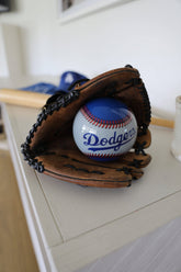 MLB® DODGERS™ GLOBE (Region Limit) | Hidden magnets provide movement - MOVA EU